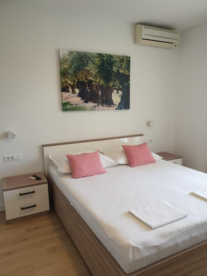 Guesthouse Dominovic เบรลา ภายนอก รูปภาพ