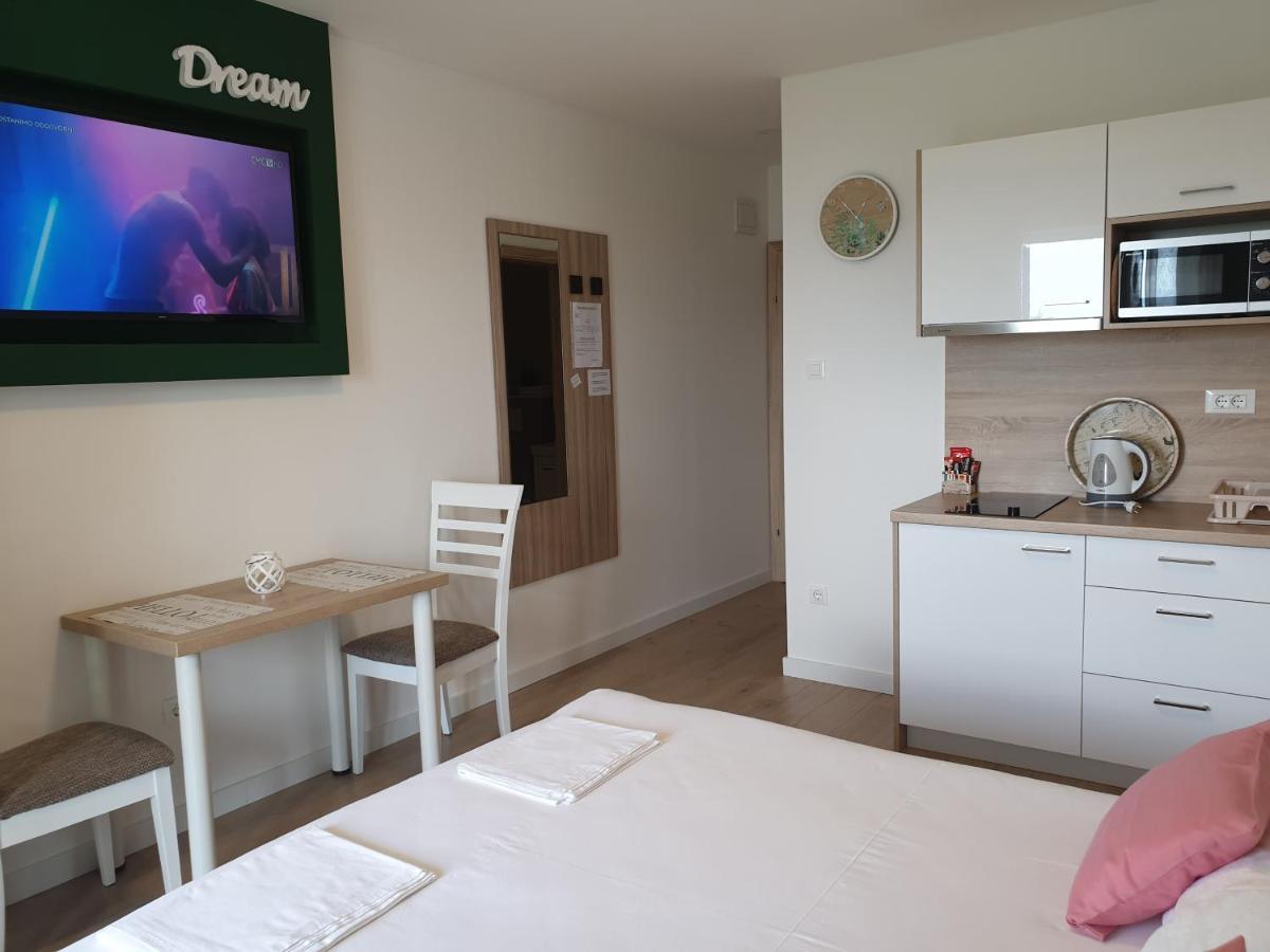 Guesthouse Dominovic เบรลา ภายนอก รูปภาพ