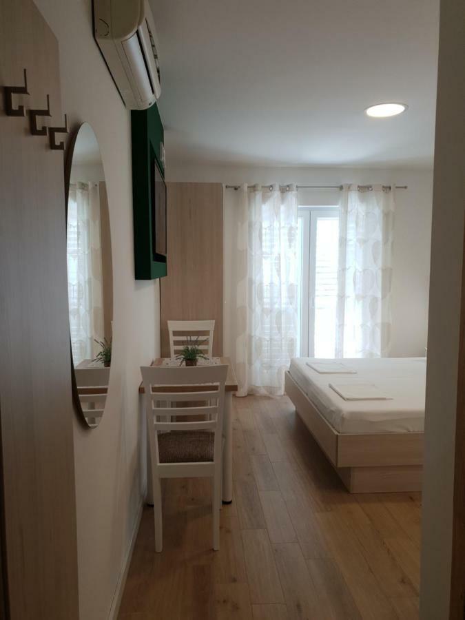 Guesthouse Dominovic เบรลา ภายนอก รูปภาพ