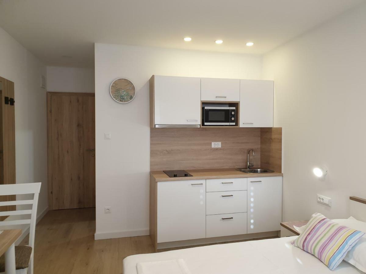 Guesthouse Dominovic เบรลา ภายนอก รูปภาพ