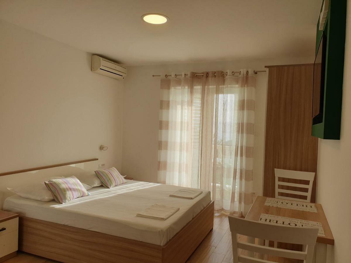 Guesthouse Dominovic เบรลา ภายนอก รูปภาพ